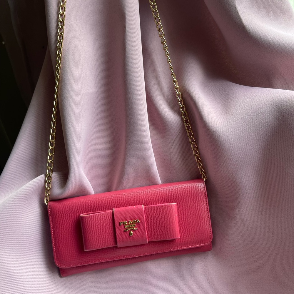 Prada Pink Crossbody Bag with Gold Chain - Picture 8 of 8